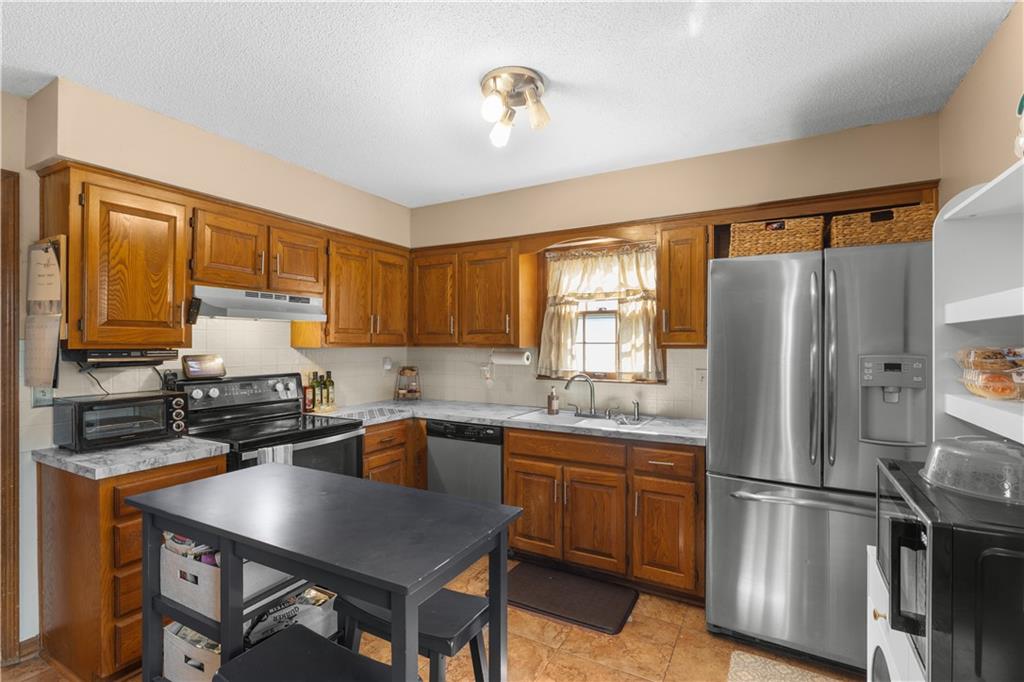 Photo 5 of 1116 SE 8TH Street
