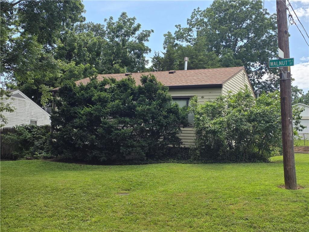Photo 4 of 9226 Walnut Street