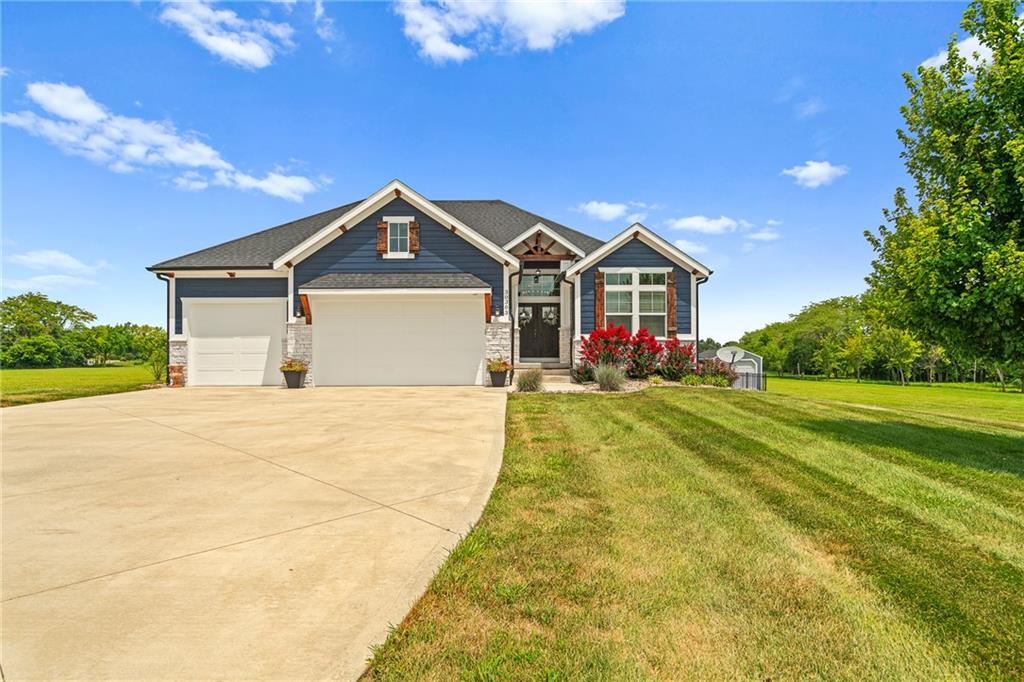 Photo 5 of 30303 Woodland Drive
