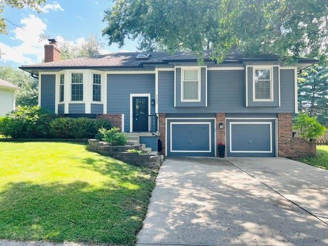 Photo of 1623 SE Silkwood Lane in Lee's Summit, MO