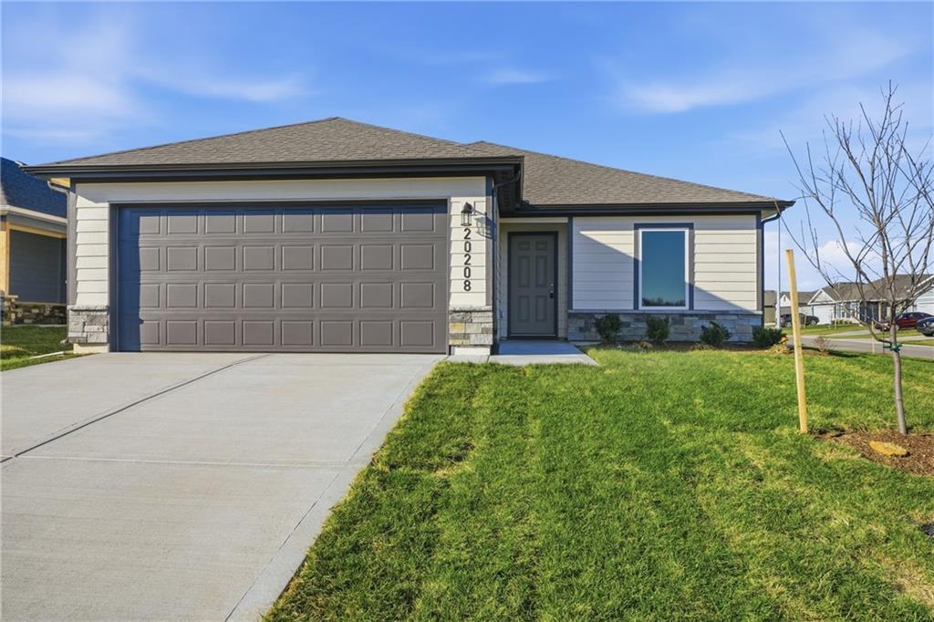 Photo of 620 W Bluebird Street