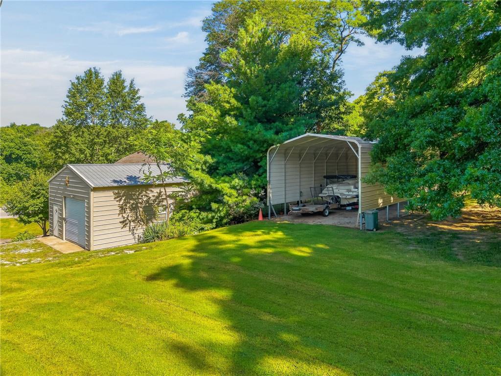 Photo 5 of 4625 N Bennington Avenue