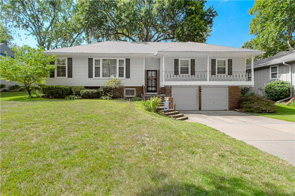 Photo of 15 W Bridlespur Drive