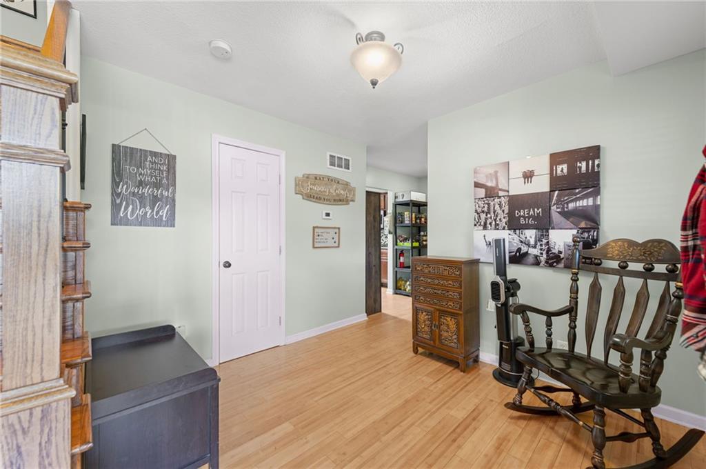 Photo 5 of 11851 Leavenworth Road
