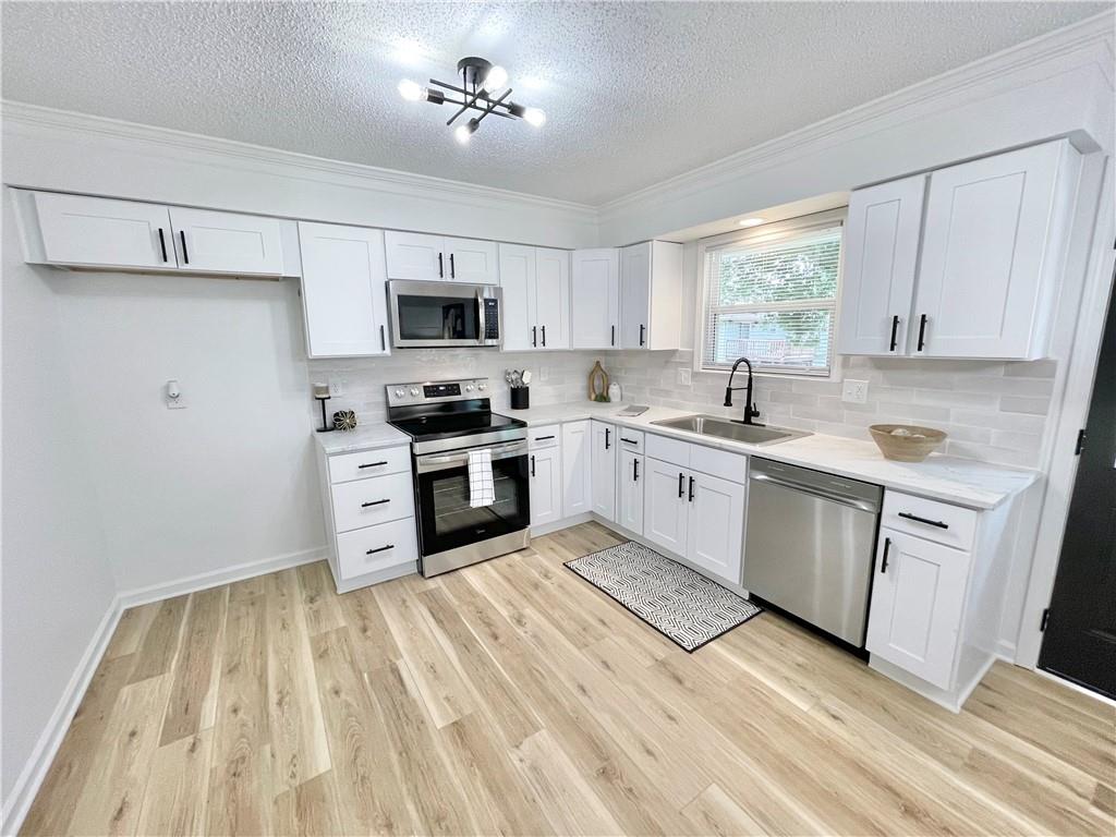Photo 7 of 709 SW 31st Court