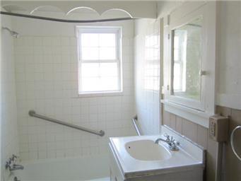 Photo 7 of 203 E Pine Street