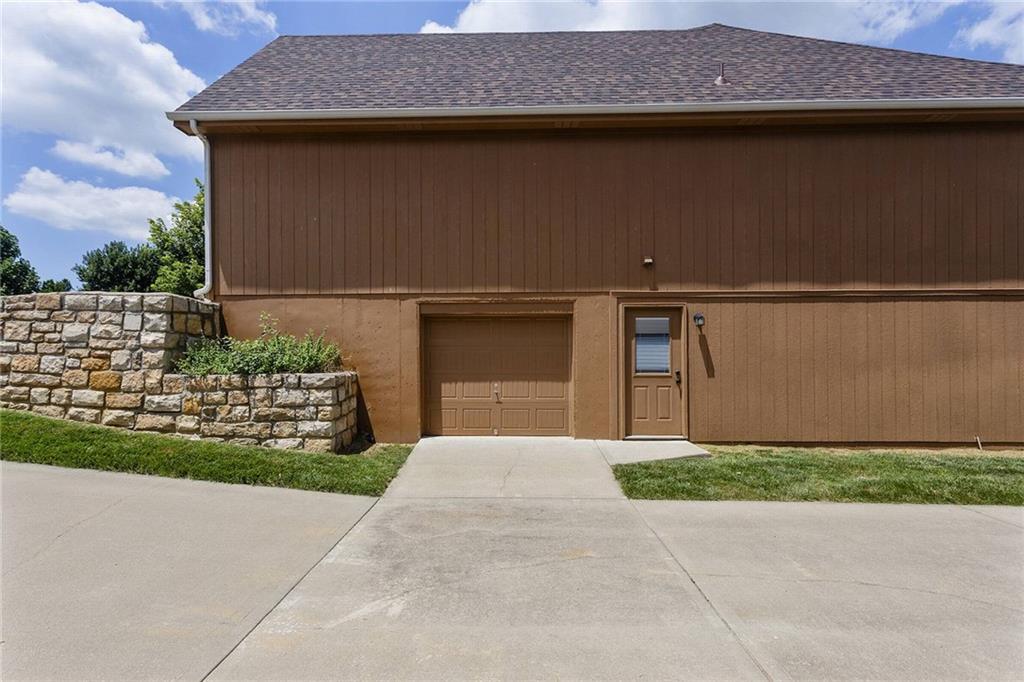 Photo 3 of 13770 Valleyview Way
