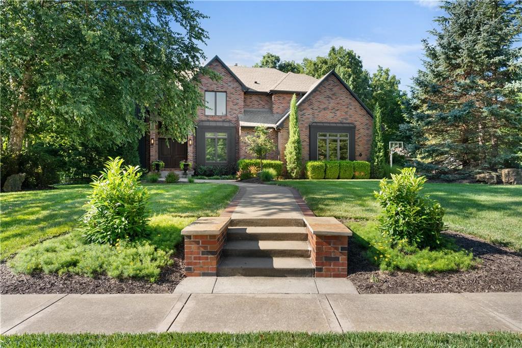 Photo 2 of 301 NW Rockhill Circle