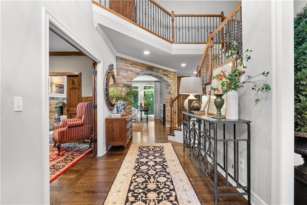 Photo 6 of 301 NW Rockhill Circle