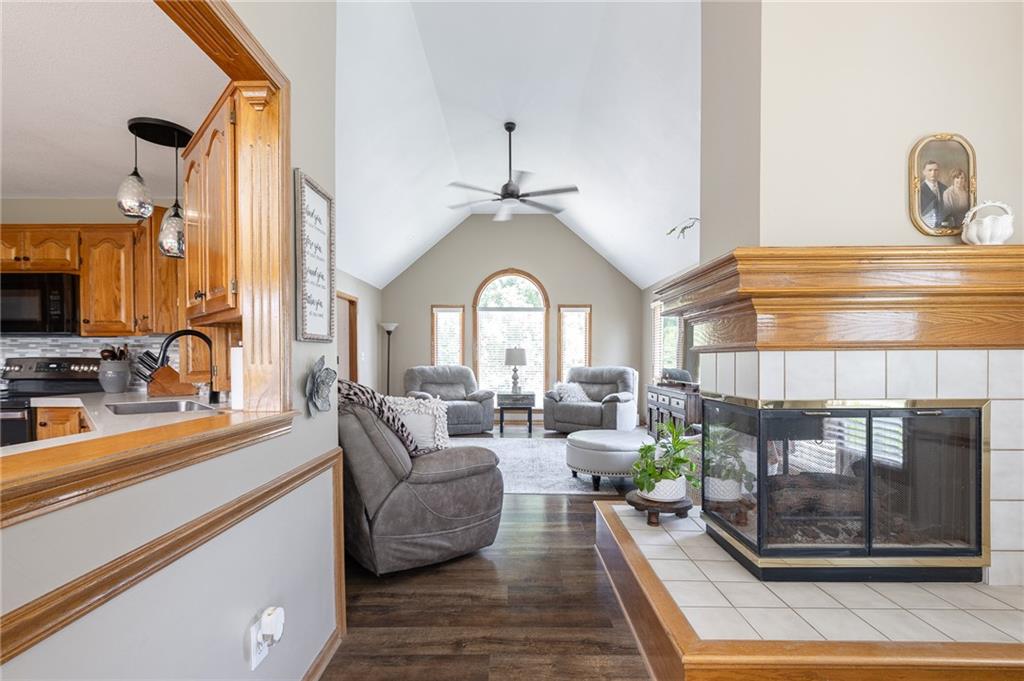 Photo 6 of 1306 SW Stonecreek Drive