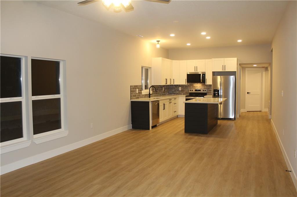 Photo 4 of 400 N Bynum Road