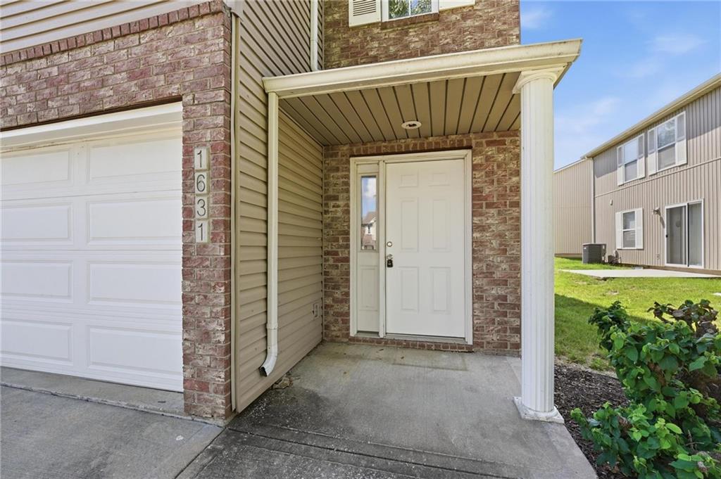 Photo 3 of 1631 Garrett Drive