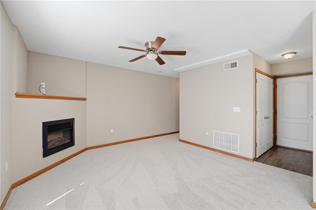 Photo 4 of 1631 Garrett Drive