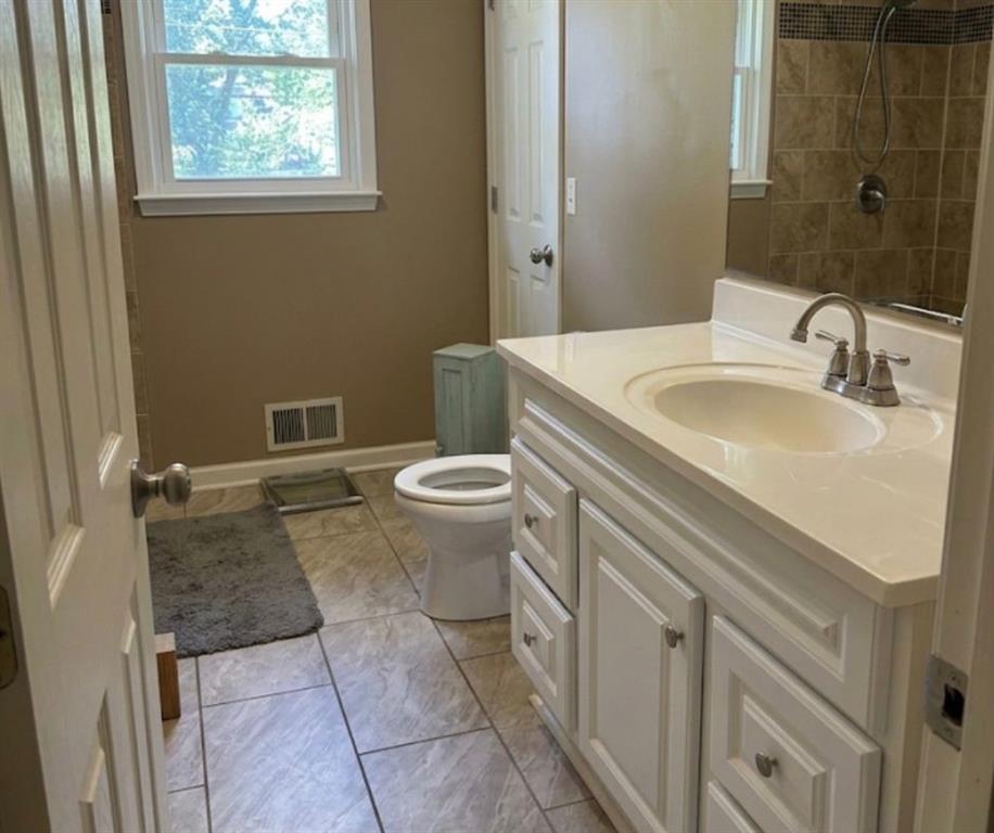 Photo 5 of 6704 E 129th Street