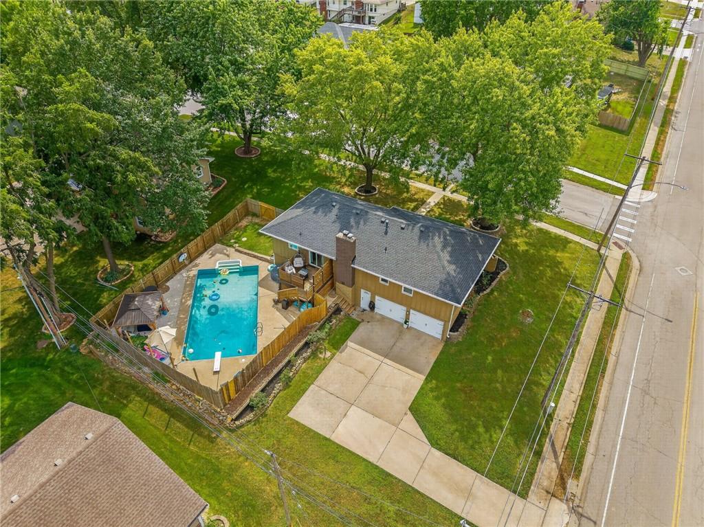 Photo 2 of 7511 N BROOKLYN Avenue