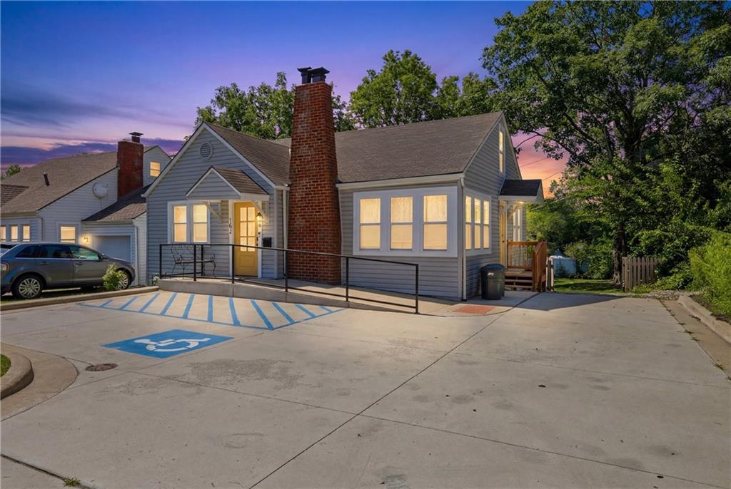 Photo of 102 SW 2nd Street
