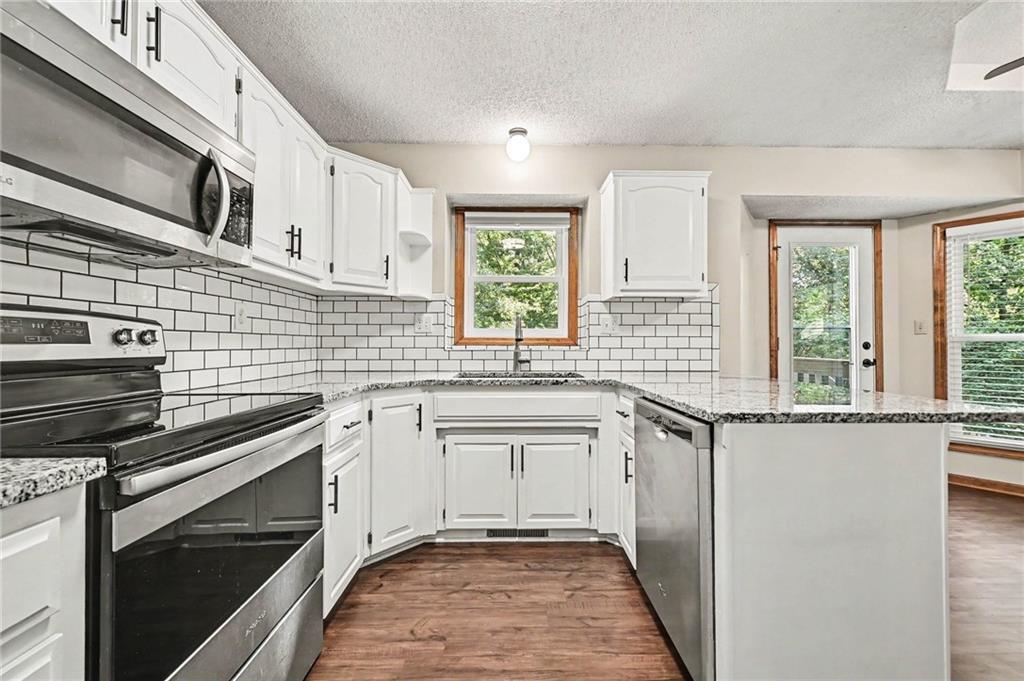Photo 3 of 8325 N Allenton Drive