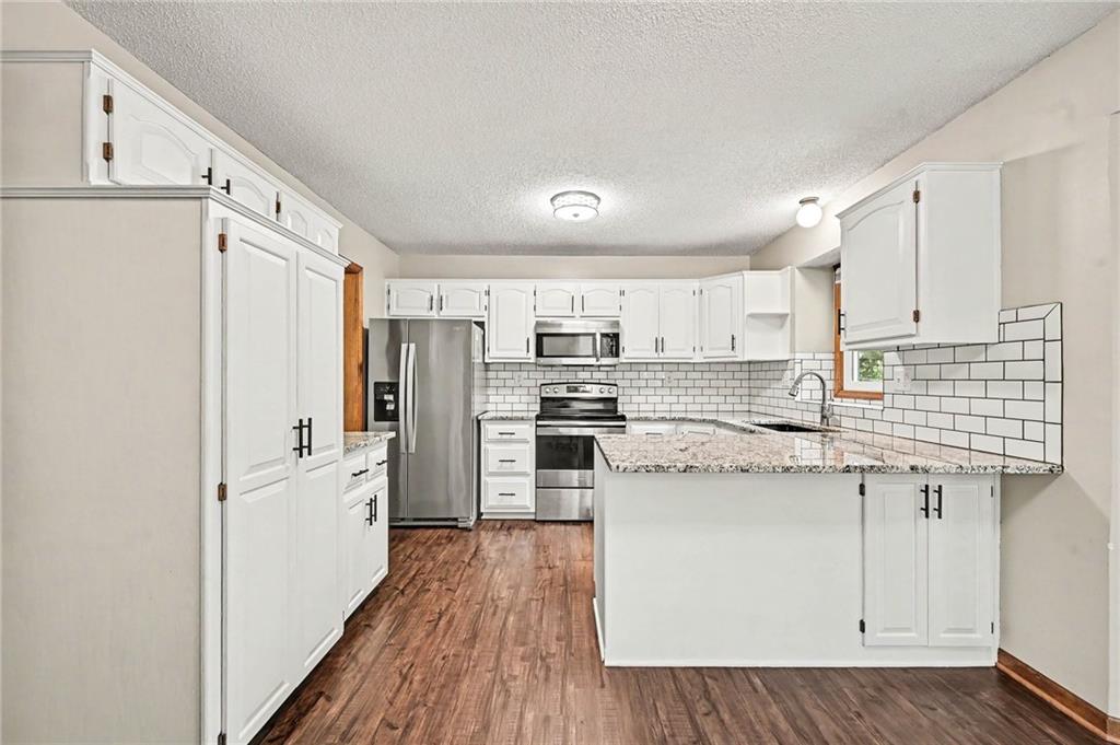 Photo 4 of 8325 N Allenton Drive