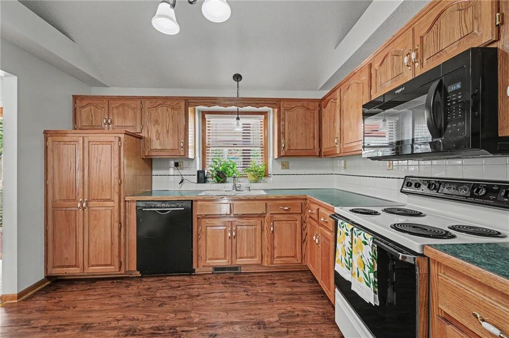 Photo 7 of 8626 N Wayland Avenue
