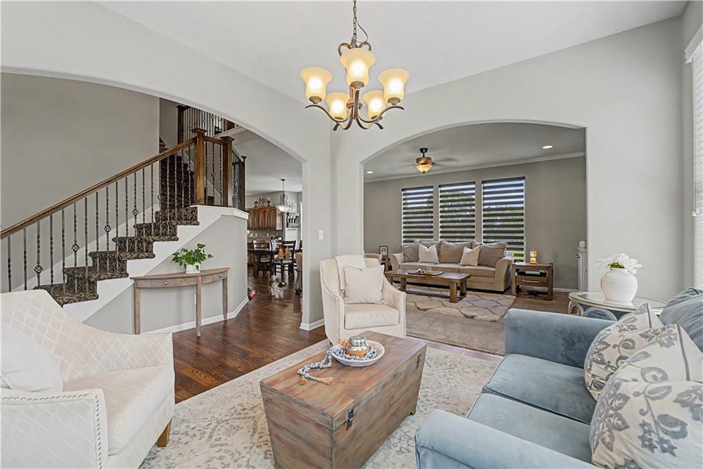 Photo 6 of 1000 BELLFLOWER Lane