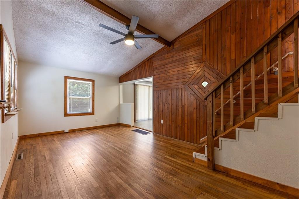 Photo 5 of 2918 S 9th Place