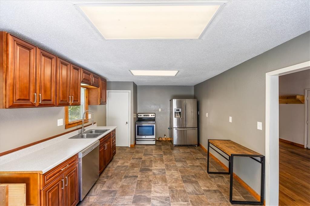 Photo 6 of 2918 S 9th Place