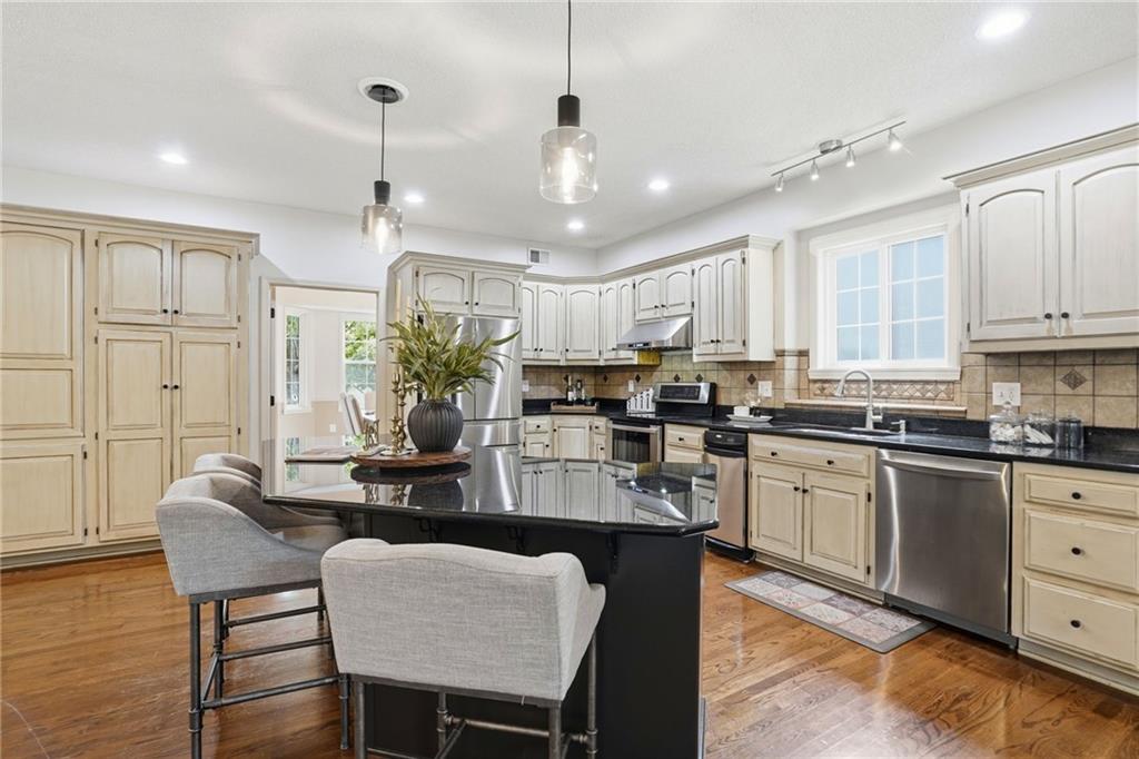 Photo 5 of 11813 W 138th Street