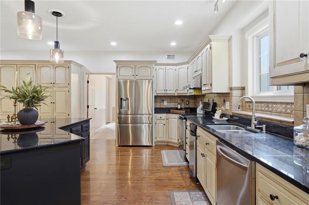 Photo 7 of 11813 W 138th Street
