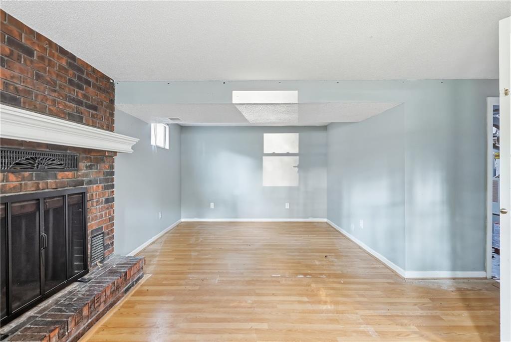 Photo 7 of 13211 Winchester Avenue