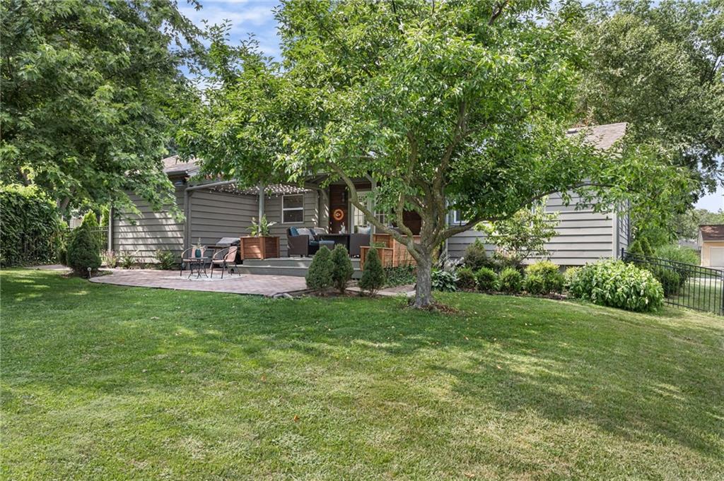 Photo 5 of 4631 W 61st Street