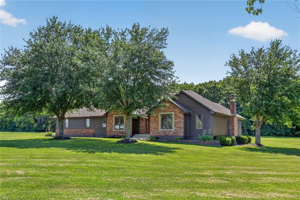 Photo 2 of 17618 S Emerald View Drive