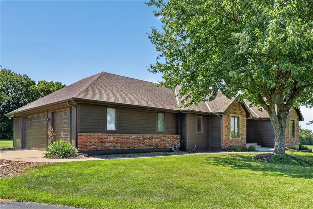 Photo 4 of 17618 S Emerald View Drive