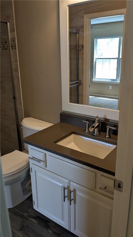 Photo 5 of 324 NE Woodbury Drive