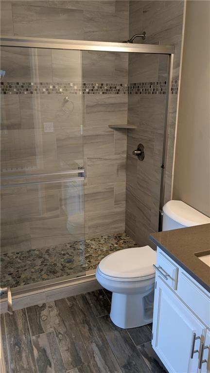 Photo 6 of 324 NE Woodbury Drive