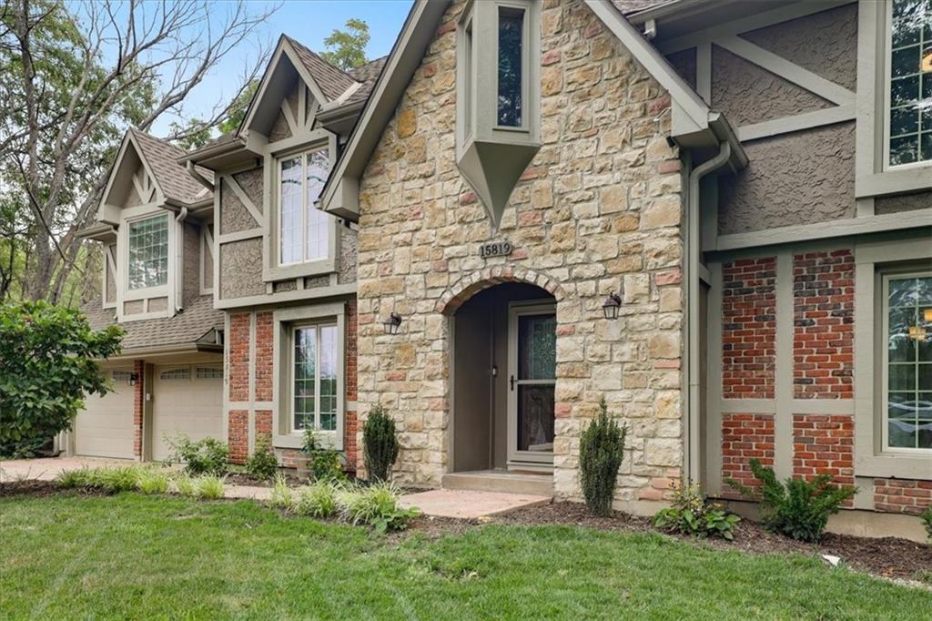 Photo 5 of 15819 Overbrook Lane