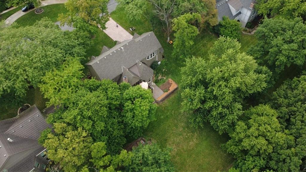 Photo 7 of 15819 Overbrook Lane