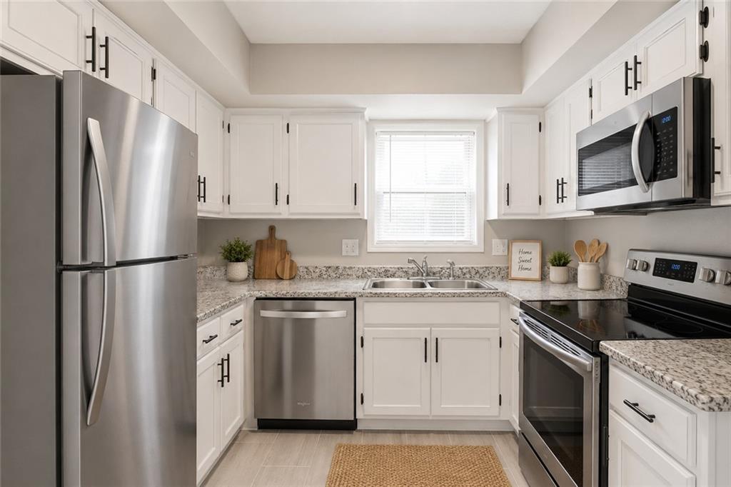 Photo 4 of 14115 Merrywood Circle