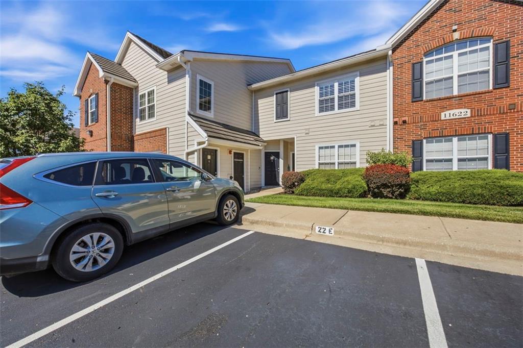 Photo 4 of 11622 Tomahawk Creek Parkway #E