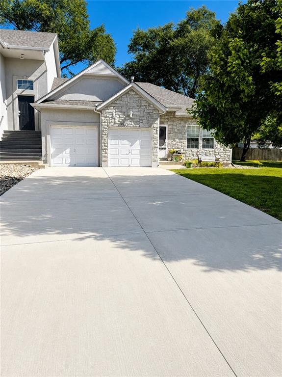 Photo of 724 S Woodson Lane in Gardner, KS