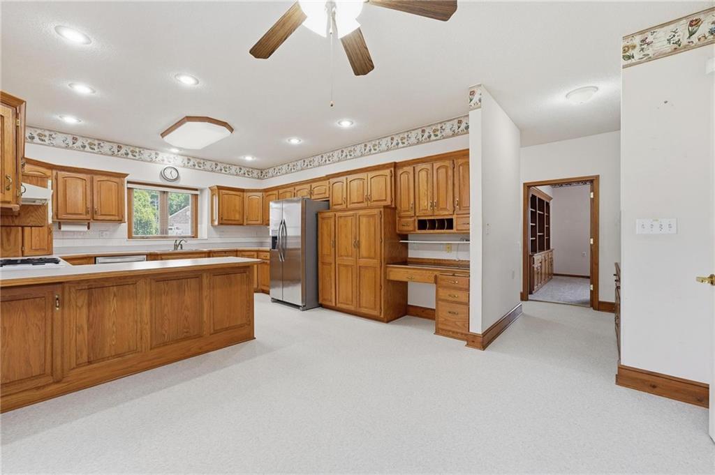 Photo 7 of 2910 S SWOPE Drive