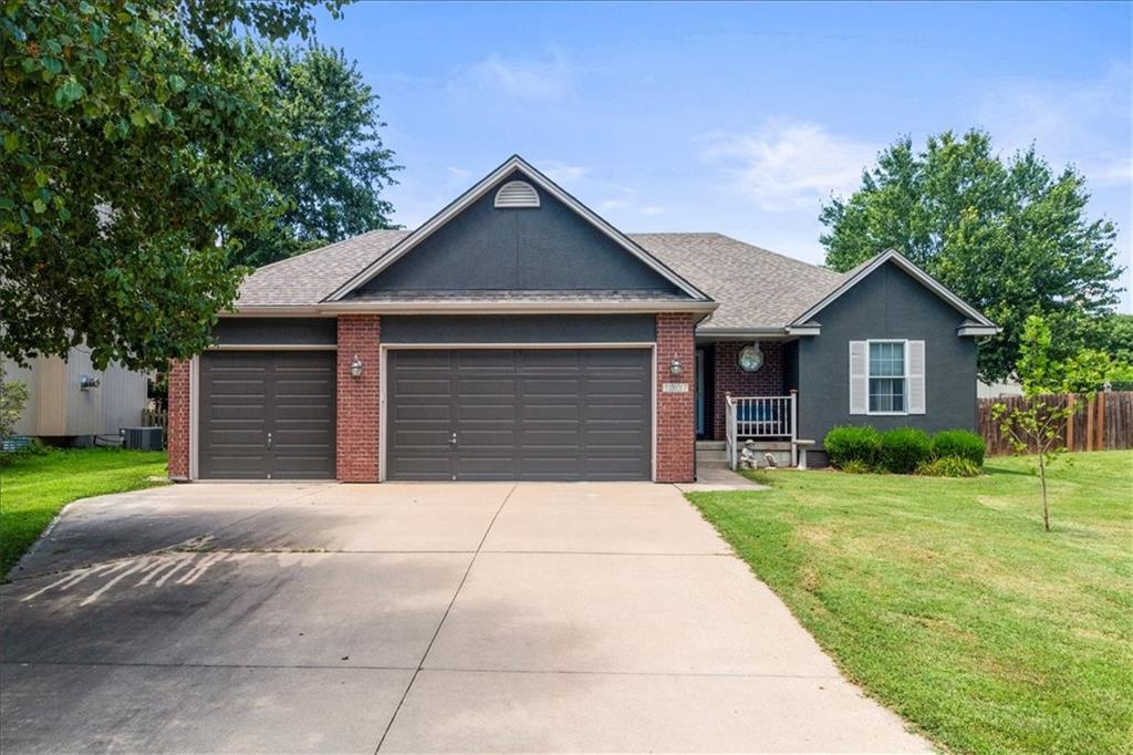 Photo of 1307 SE Scenic Drive