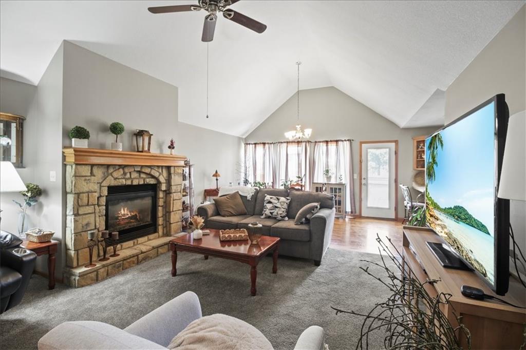 Photo 6 of 1307 SE Scenic Drive