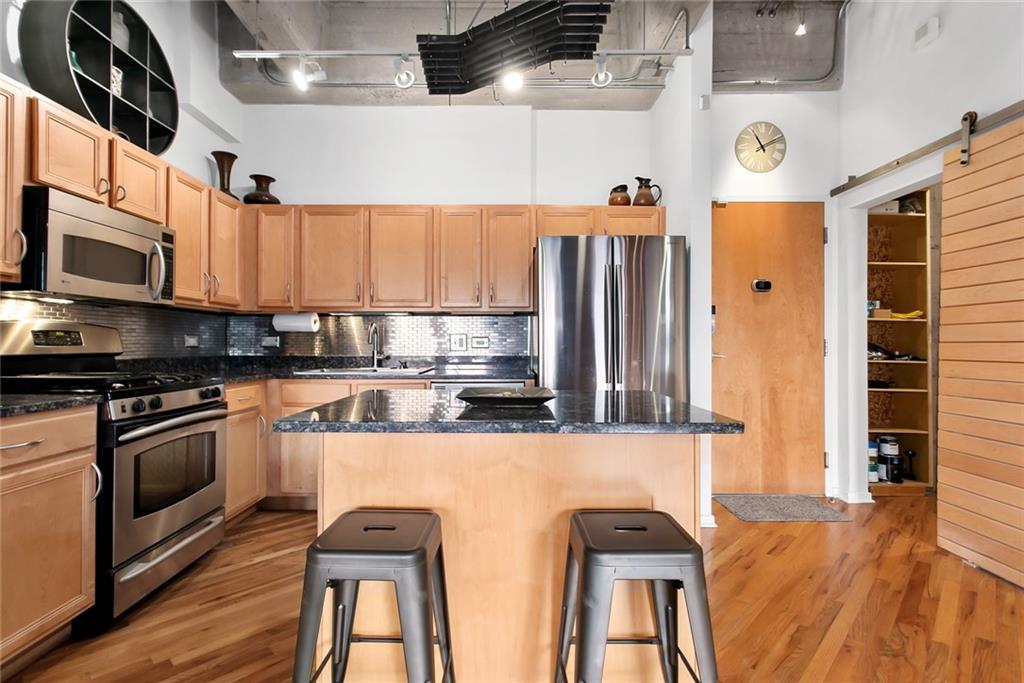 Photo 5 of 2029 Grand Boulevard #115