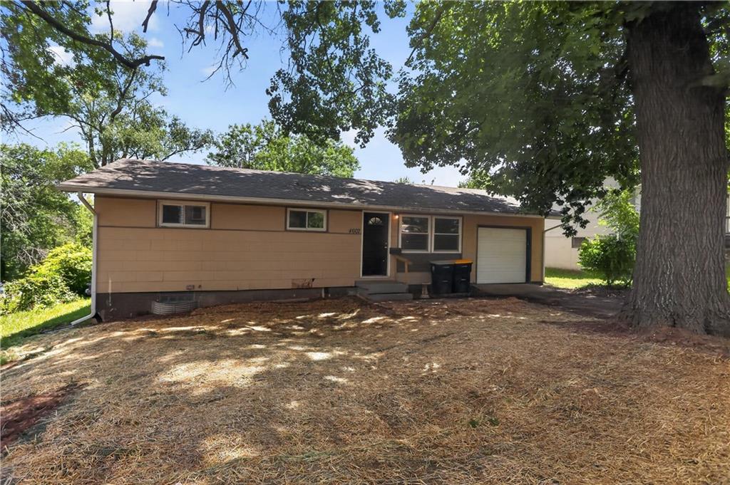 Photo 2 of 4607 MERSINGTON Avenue