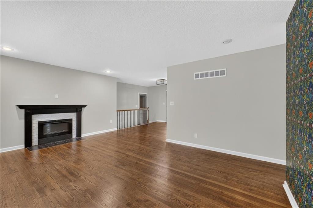 Photo 5 of 7908 W 92ND Place