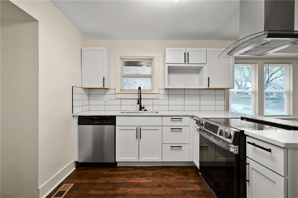 Photo 7 of 108 N Ditzler Avenue