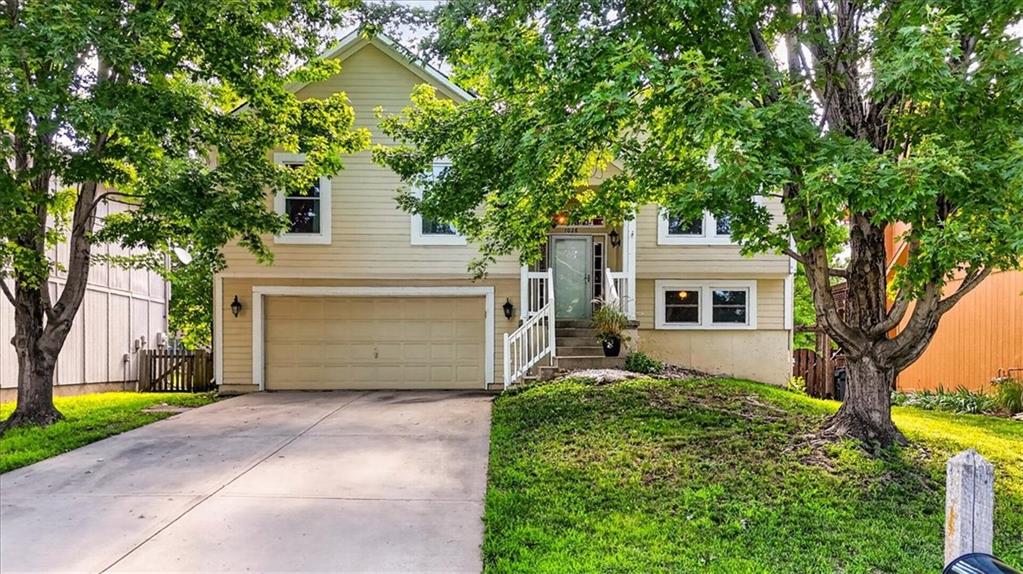Photo of 1028 N Crest Drive