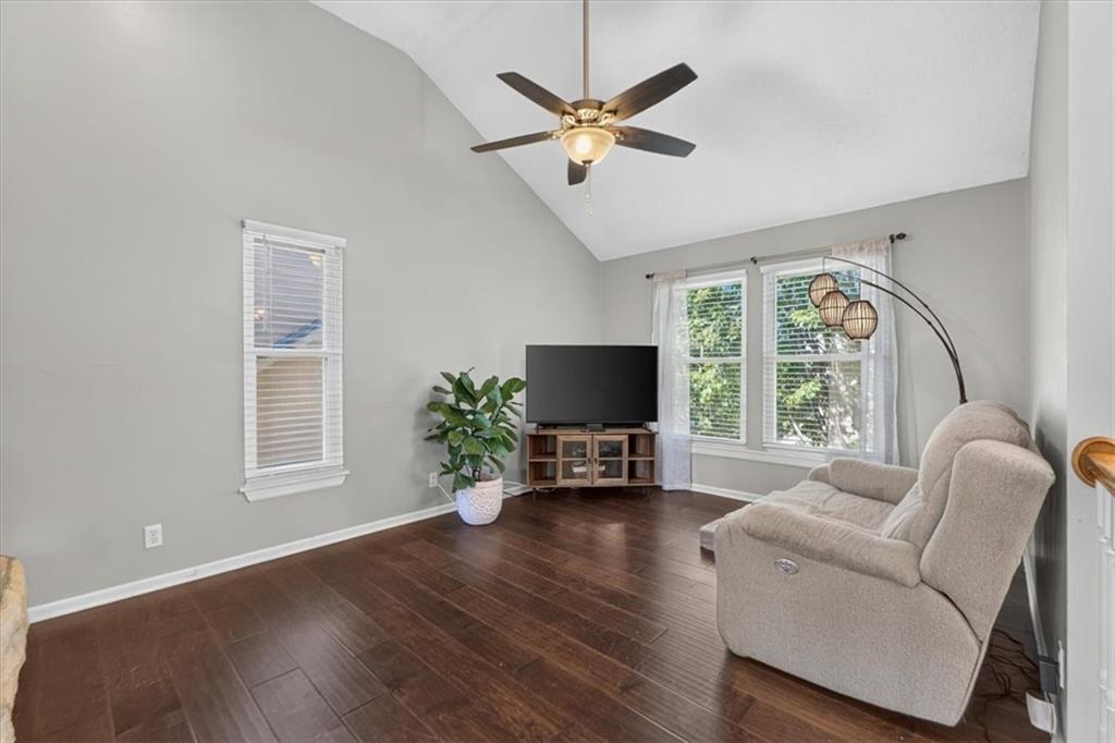 Photo 6 of 1028 N Crest Drive