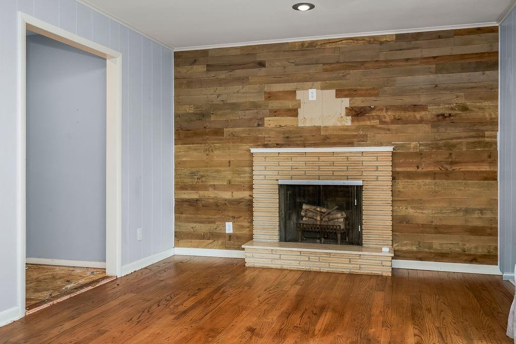 Photo 7 of 9733 Walnut Street