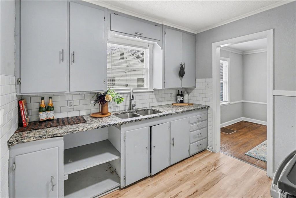 Photo 6 of 1434 E 80th Street